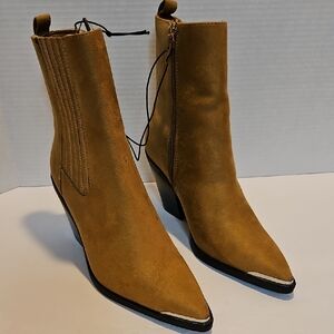 Tan Heeled Boots with Suede Finish and Side Zipper